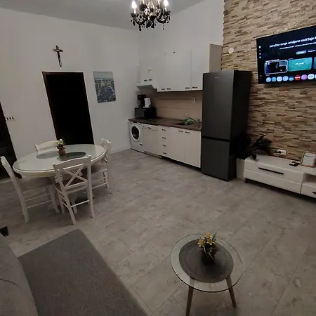Mia Apartment *